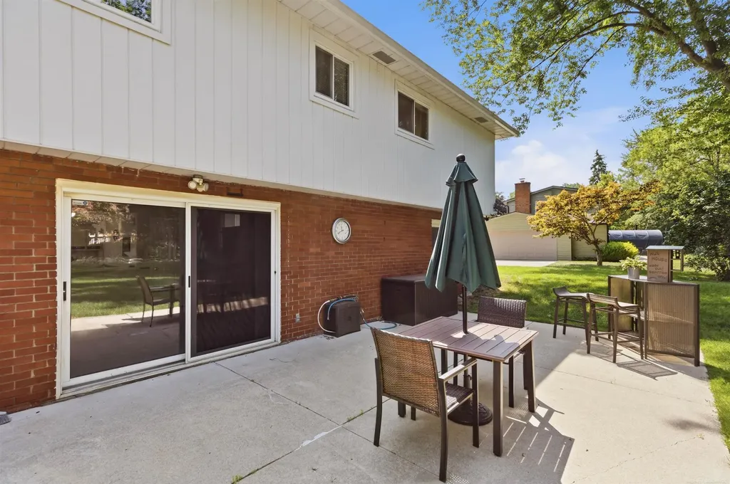 28239 Brandywine Road Farmington Hills City MI 48334