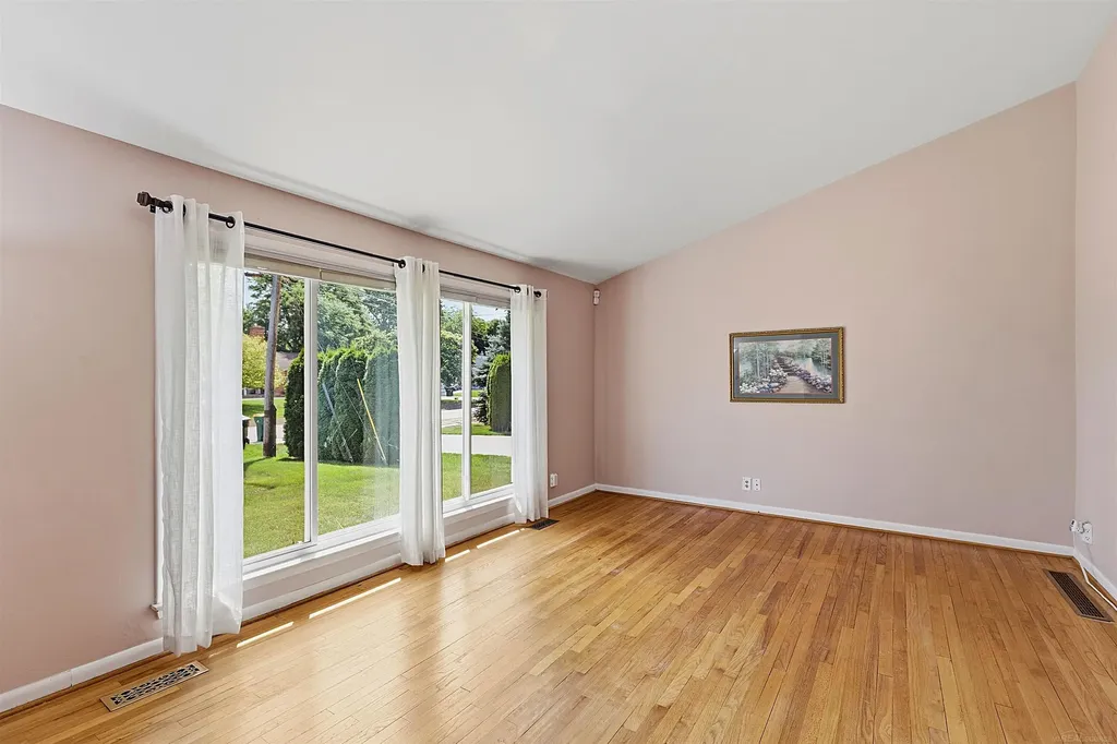 28239 Brandywine Road Farmington Hills City MI 48334