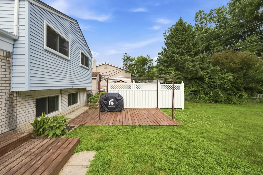 14122 Mary Grove Drive Sterling Heights City MI 48313