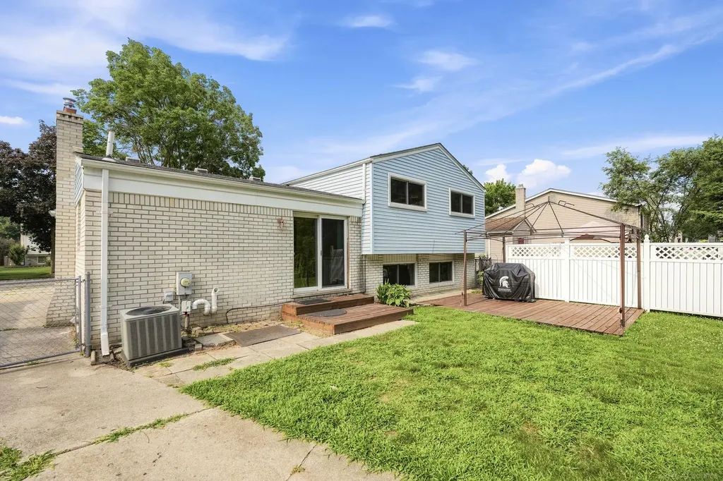 14122 Mary Grove Drive Sterling Heights City MI 48313