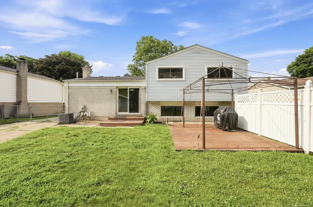 14122 Mary Grove Drive Sterling Heights City MI 48313