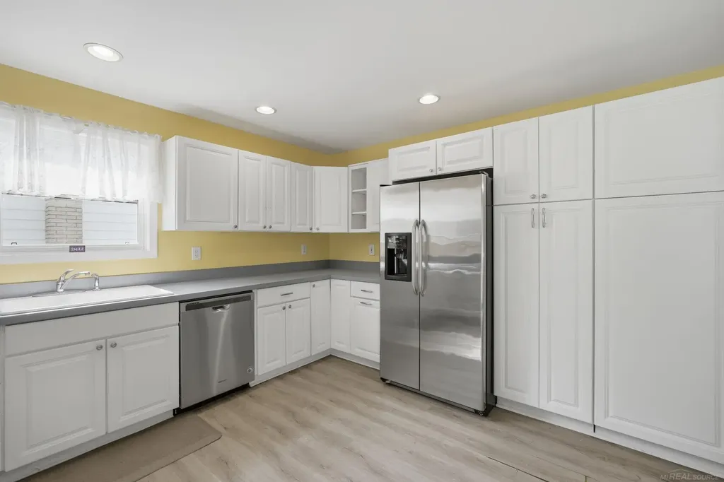 14122 Mary Grove Drive Sterling Heights City MI 48313