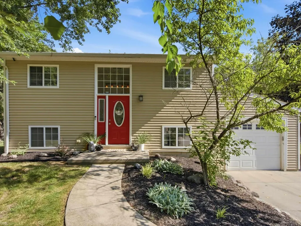 715 N Conklin Road Lake Orion Village MI 48362