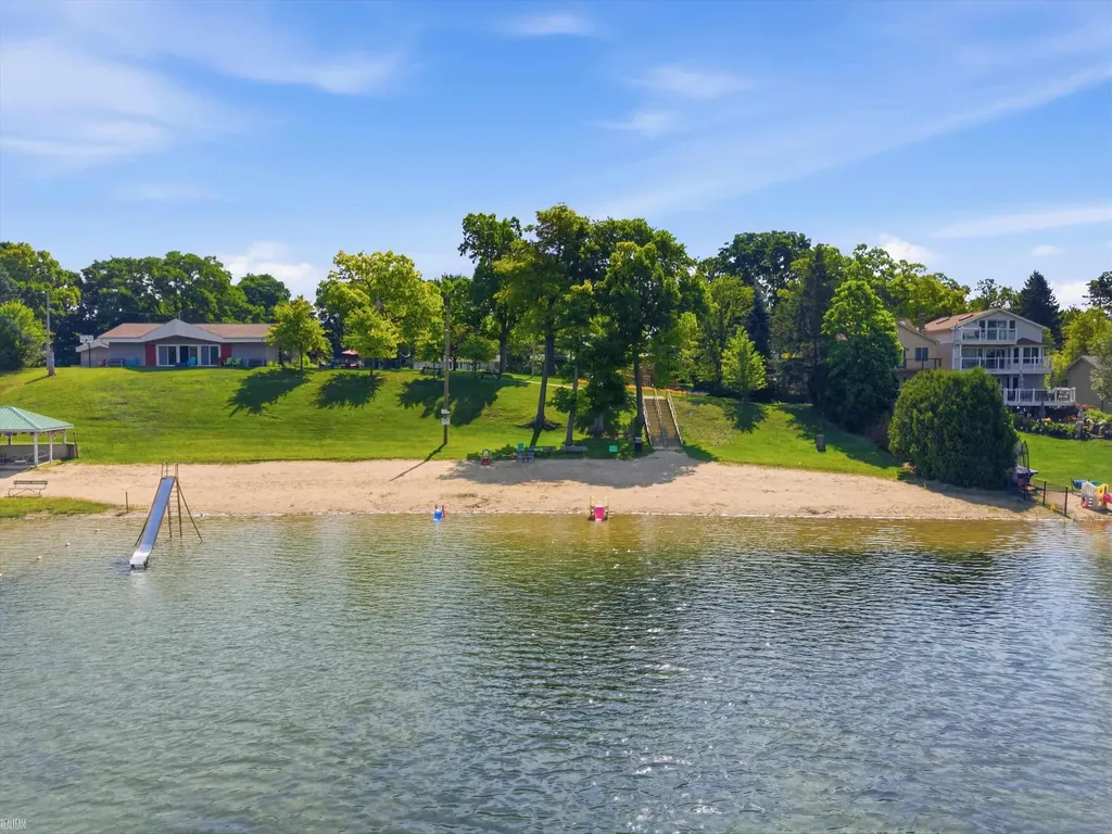 715 N Conklin Road Lake Orion Village MI 48362