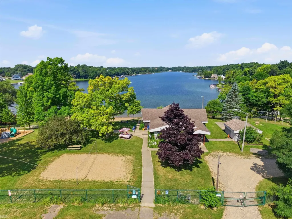 715 N Conklin Road Lake Orion Village MI 48362