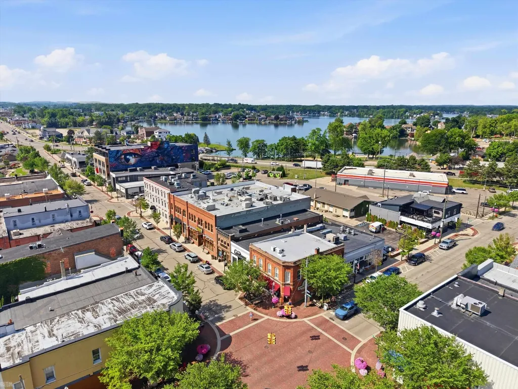 715 N Conklin Road Lake Orion Village MI 48362