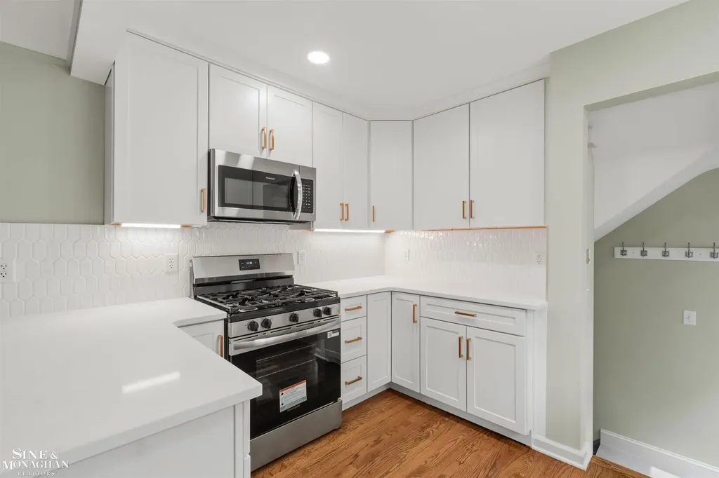 1602 Anita Avenue Grosse Pointe Woods City MI 48236