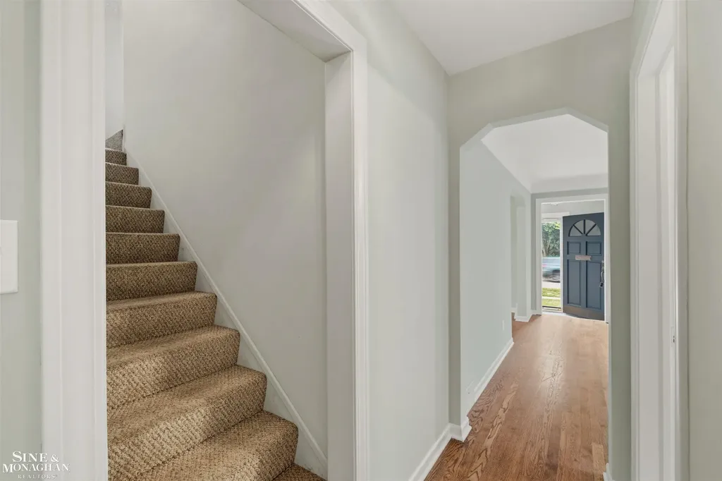 1602 Anita Avenue Grosse Pointe Woods City MI 48236