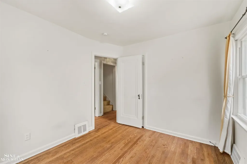 1602 Anita Avenue Grosse Pointe Woods City MI 48236