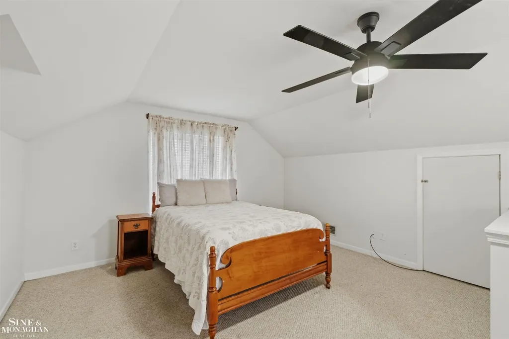 1602 Anita Avenue Grosse Pointe Woods City MI 48236