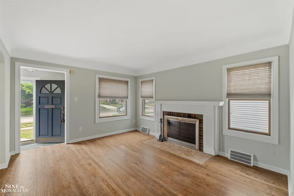 1602 Anita Avenue Grosse Pointe Woods City MI 48236
