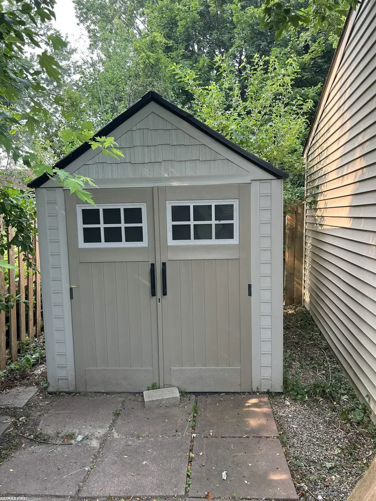 41575 Cimarron Street Clinton Charter Township MI 48038