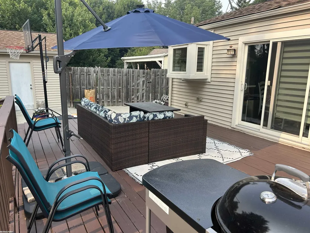 41575 Cimarron Street Clinton Charter Township MI 48038