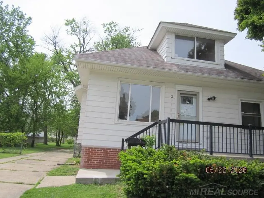 22767 Hayes Street Eastpointe City MI 48021