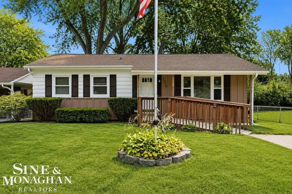 2514 22nd Avenue Port Huron City MI 48060
