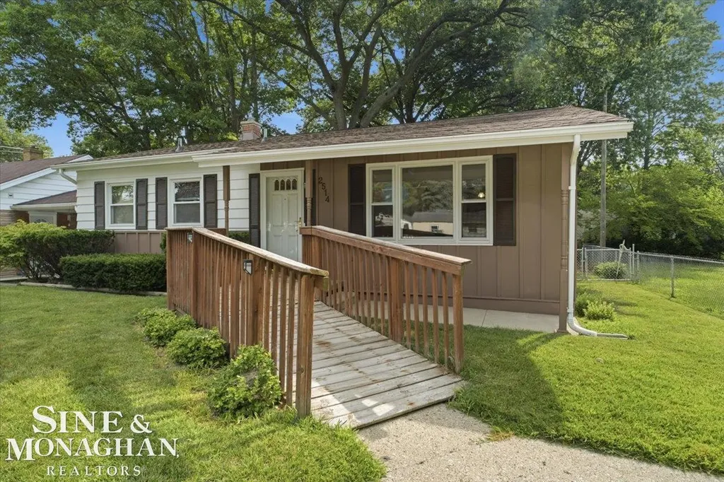 2514 22nd Avenue Port Huron City MI 48060