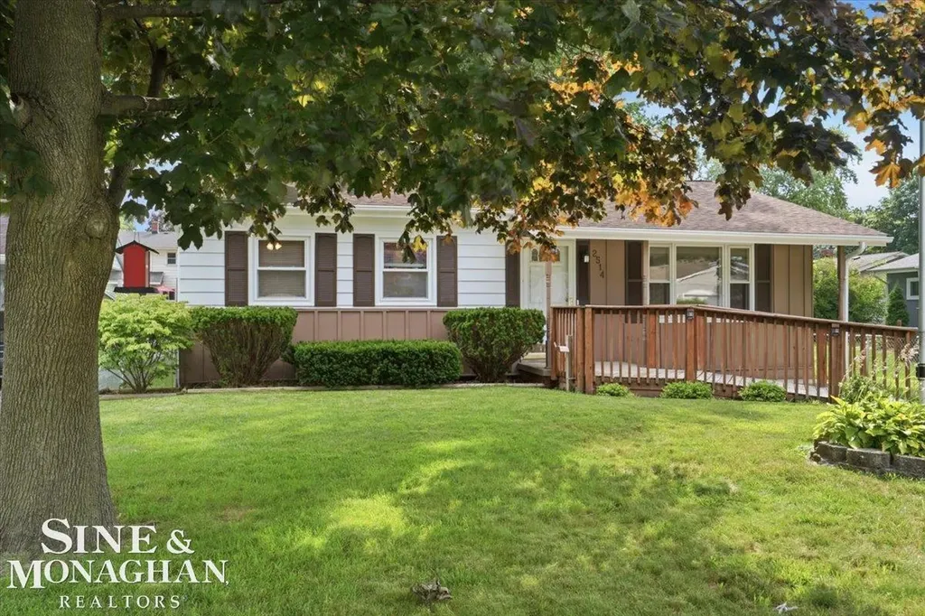 2514 22nd Avenue Port Huron City MI 48060