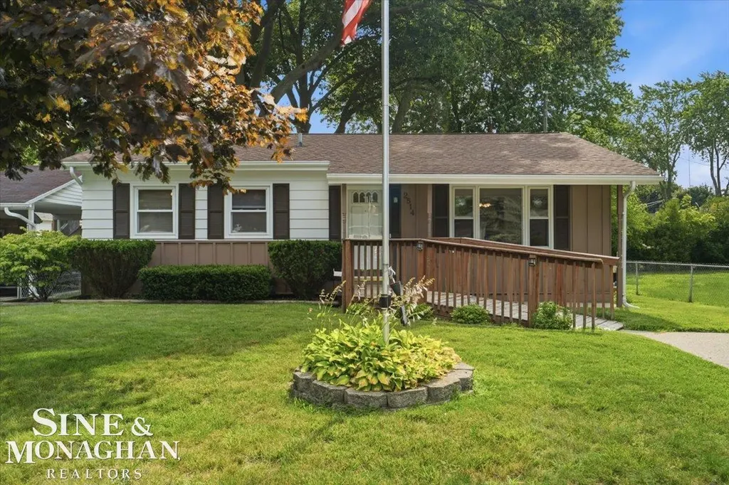 2514 22nd Avenue Port Huron City MI 48060