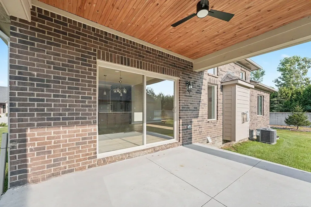 56686 Via Toscana Street Macomb Township MI 48042