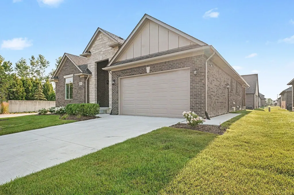 56686 Via Toscana Street Macomb Township MI 48042