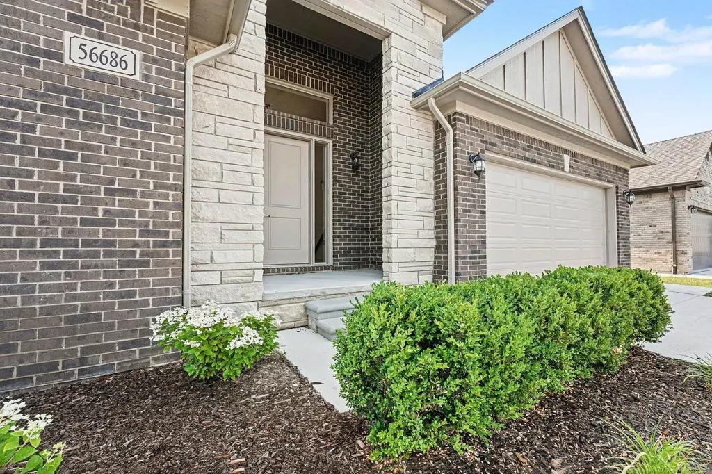 56686 Via Toscana Street Macomb Township MI 48042