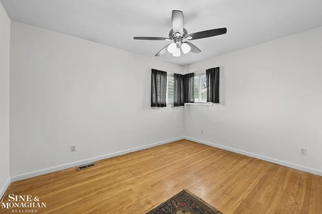 21313 Tanglewood Street St. Clair Shores City MI 48082