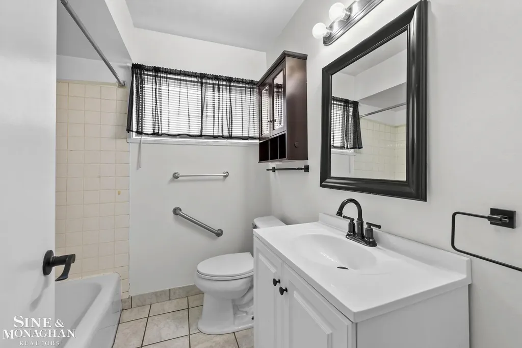 21313 Tanglewood Street St. Clair Shores City MI 48082