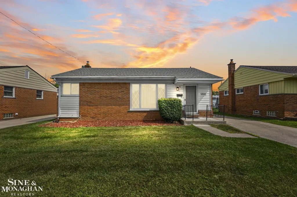 21313 Tanglewood Street St. Clair Shores City MI 48082