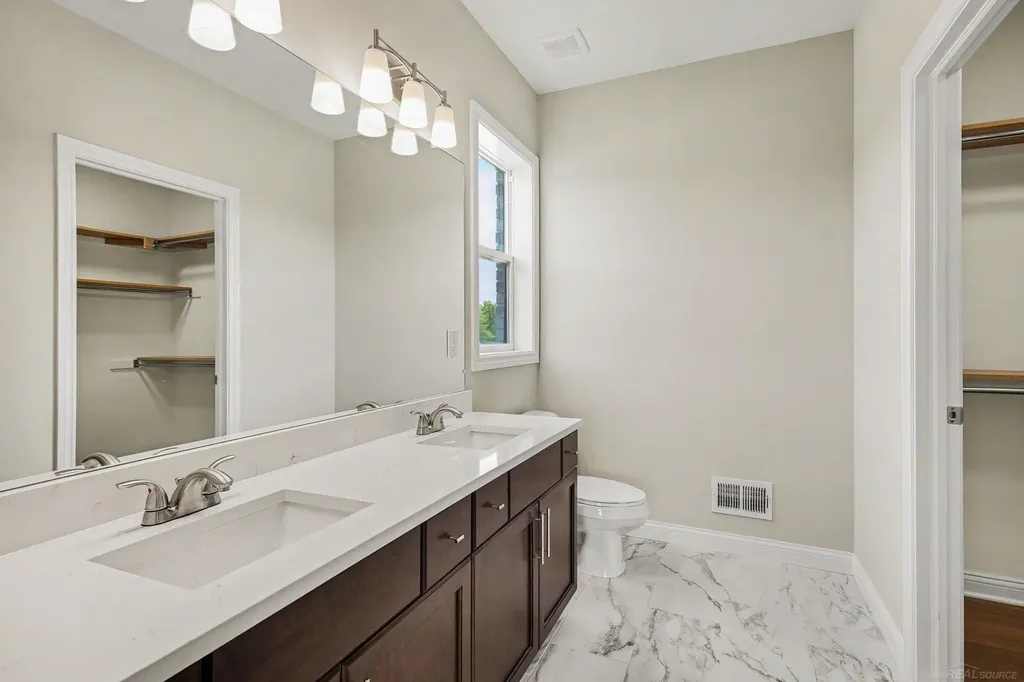 56677 Via Nesso Street Macomb Township MI 48042