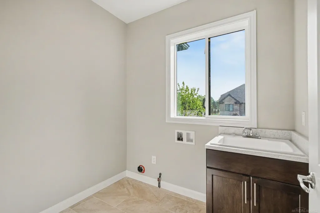 56677 Via Nesso Street Macomb Township MI 48042