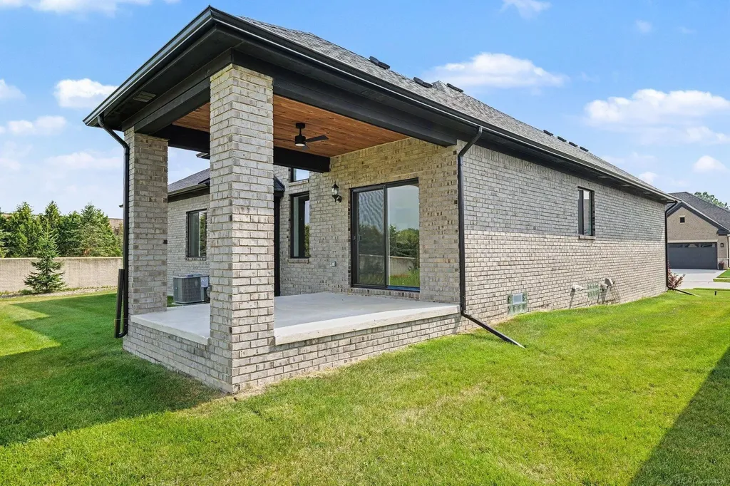 56677 Via Nesso Street Macomb Township MI 48042