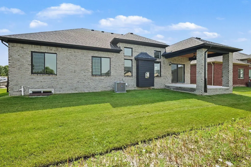 56677 Via Nesso Street Macomb Township MI 48042