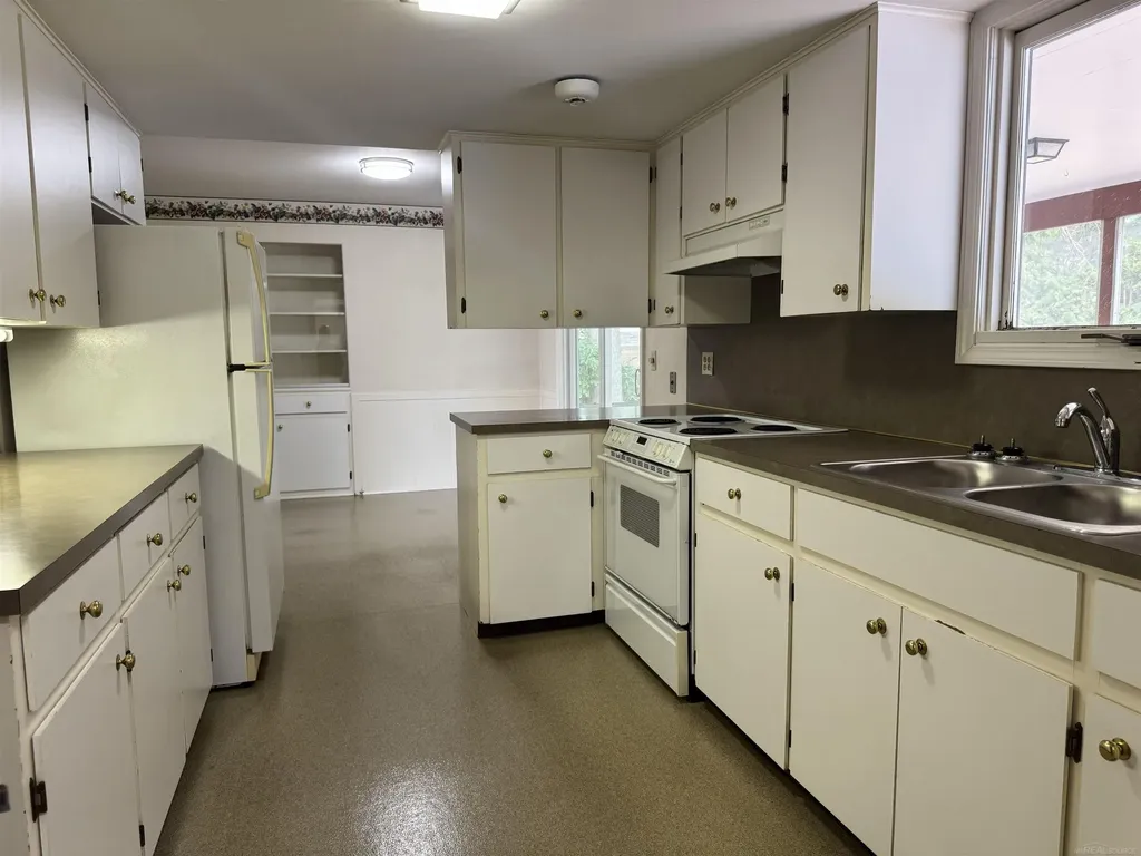 120 Beth Street Holland Charter Township MI 49424