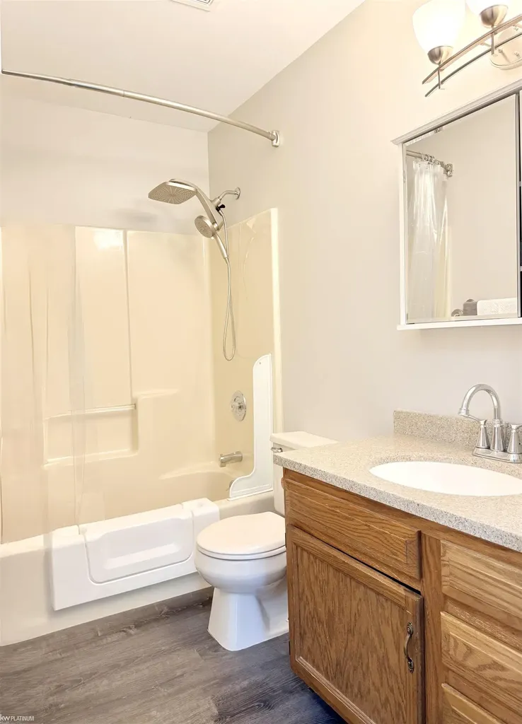 3290 Sapphire Lane Fort Gratiot Charter Township MI 48059