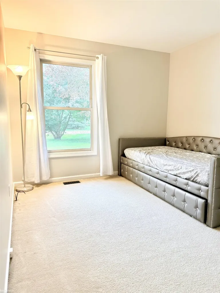 3290 Sapphire Lane Fort Gratiot Charter Township MI 48059