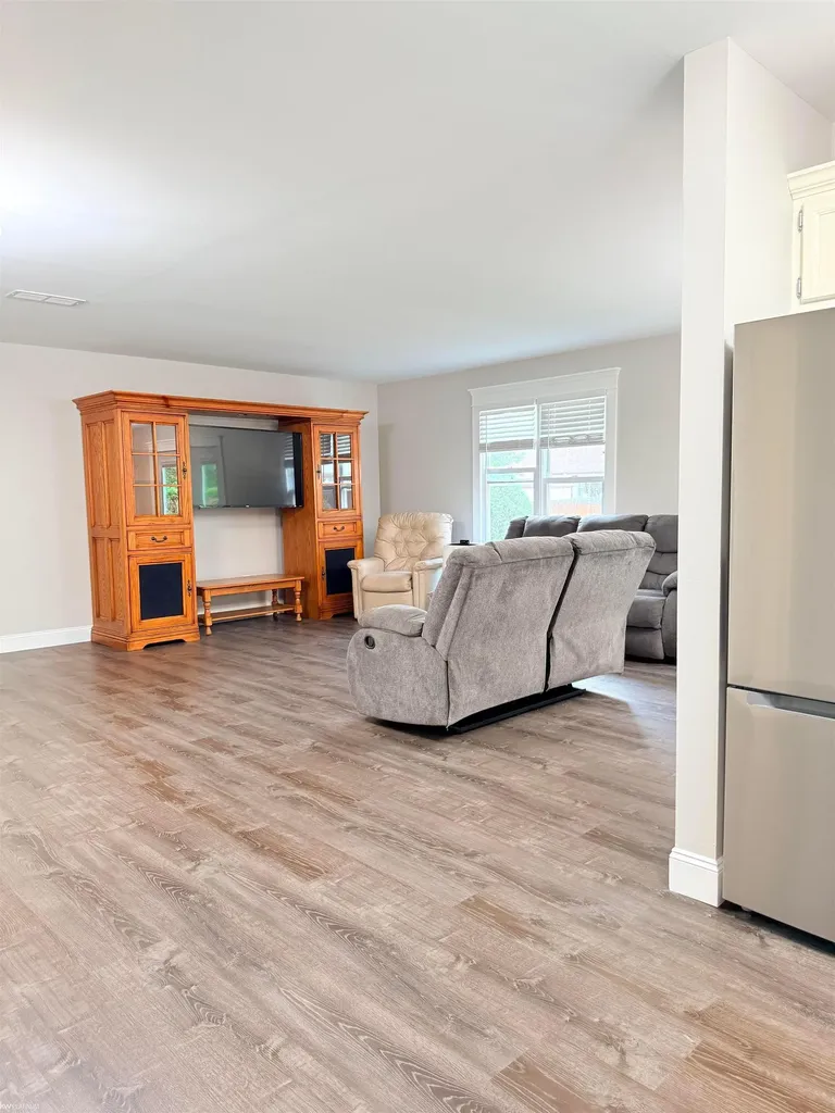 3290 Sapphire Lane Fort Gratiot Charter Township MI 48059