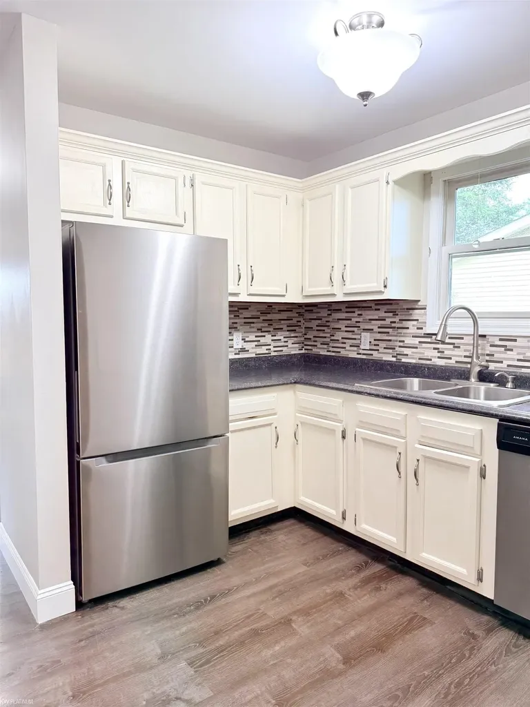 3290 Sapphire Lane Fort Gratiot Charter Township MI 48059