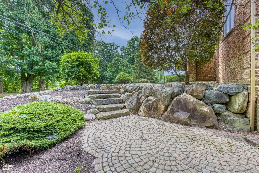 3276 Kern Road Orion Charter Township MI 48360