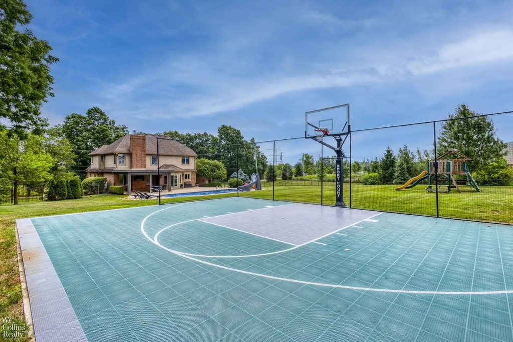 3276 Kern Road Orion Charter Township MI 48360