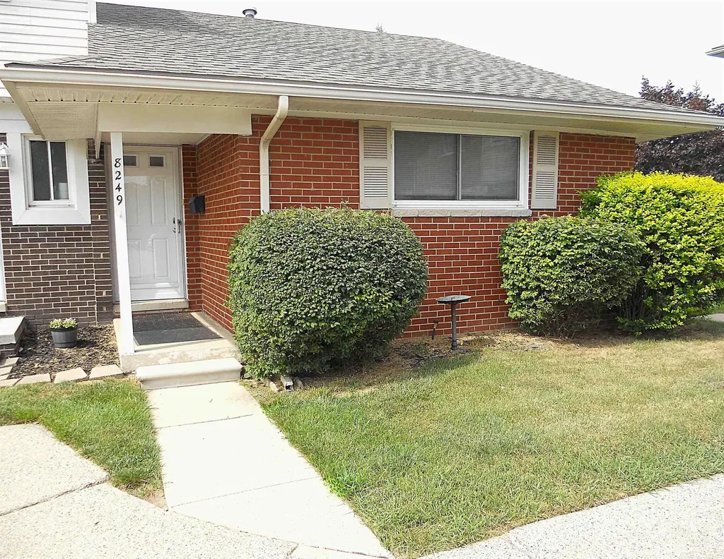 8249 Dartmouth Avenue Warren City MI 48093