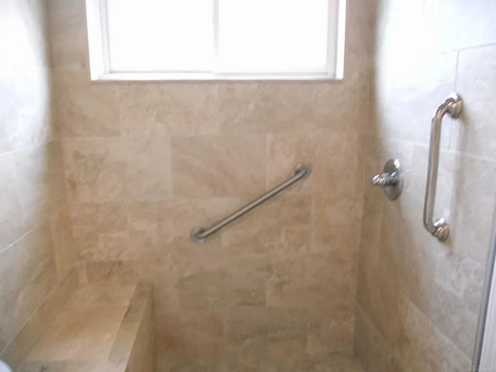 8249 Dartmouth Avenue Warren City MI 48093