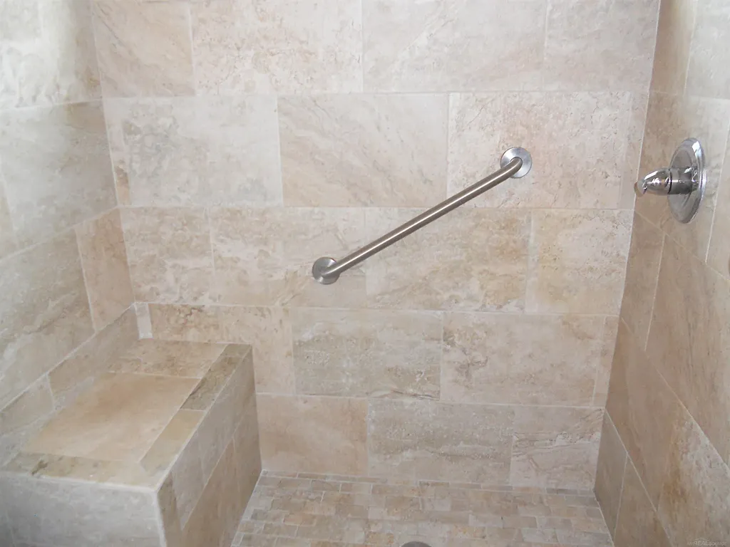 8249 Dartmouth Avenue Warren City MI 48093