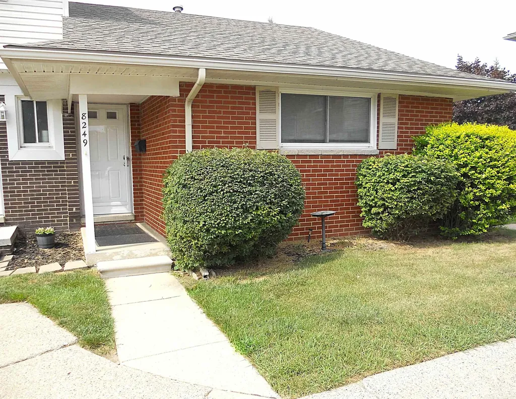 8249 Dartmouth Avenue Warren City MI 48093