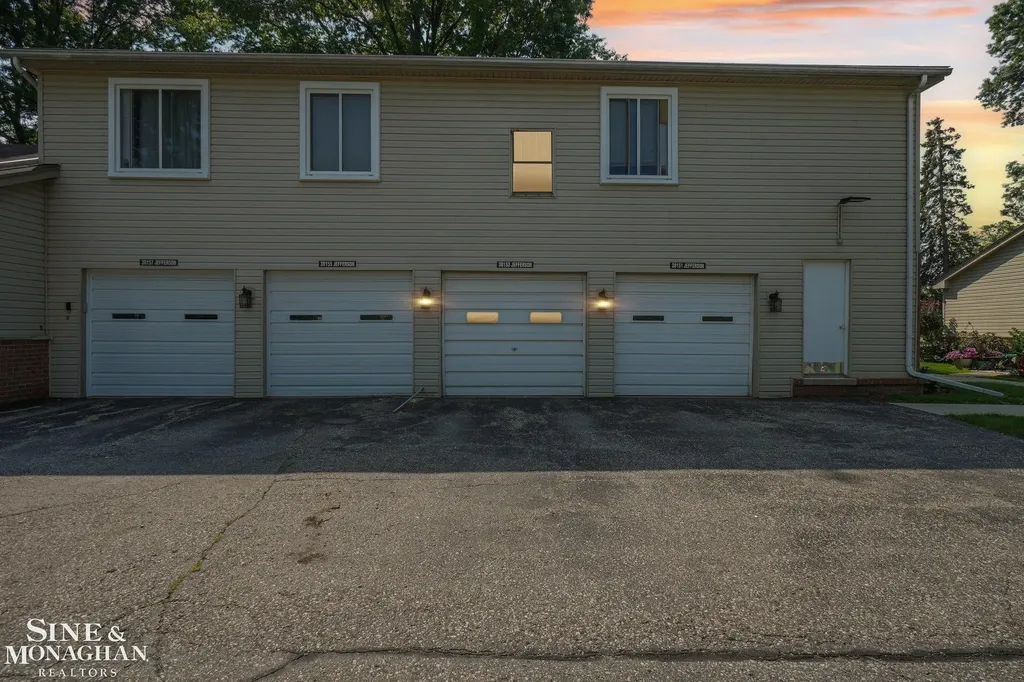 38153 Jefferson Avenue Harrison Charter Township MI 48045