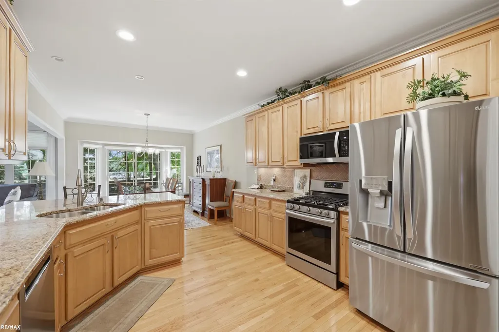 2660 Ridgecrest Drive Shelby Charter Township MI 48316