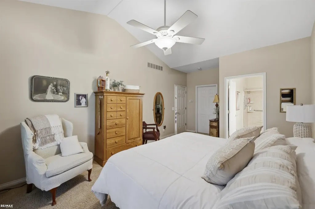 2660 Ridgecrest Drive Shelby Charter Township MI 48316