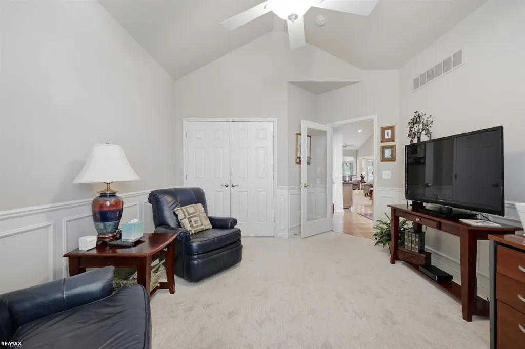 2660 Ridgecrest Drive Shelby Charter Township MI 48316