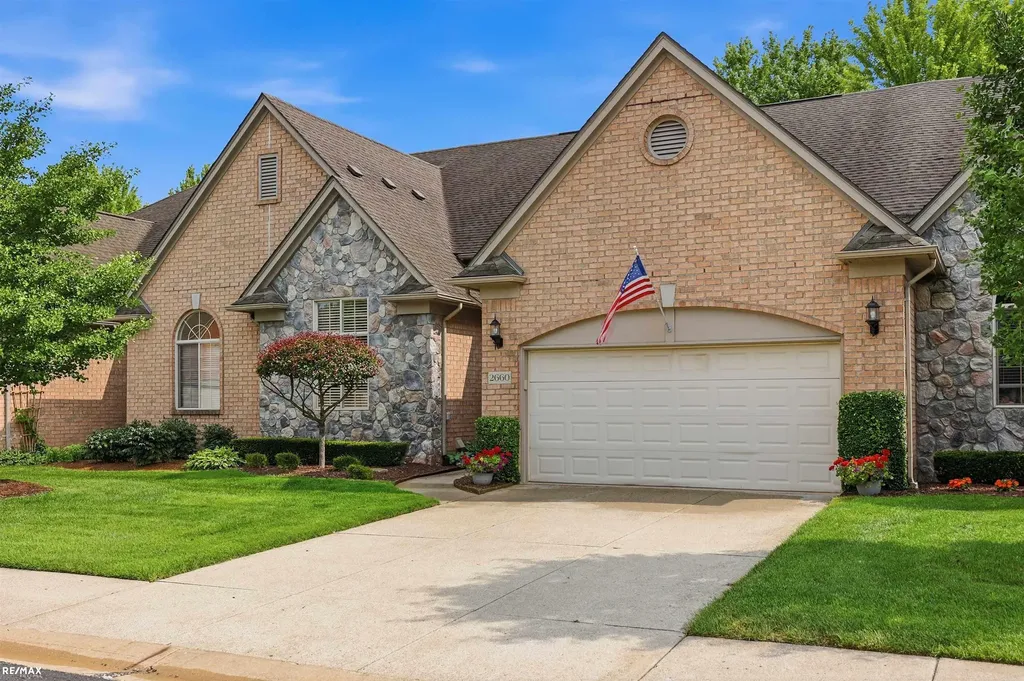 2660 Ridgecrest Drive Shelby Charter Township MI 48316