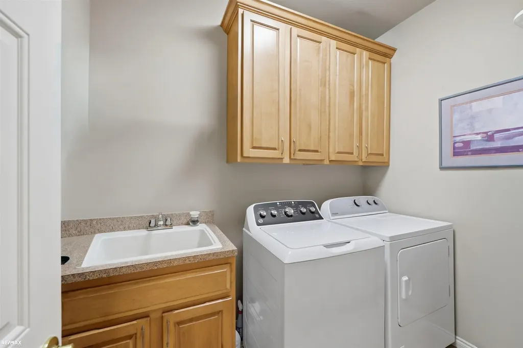 2660 Ridgecrest Drive Shelby Charter Township MI 48316