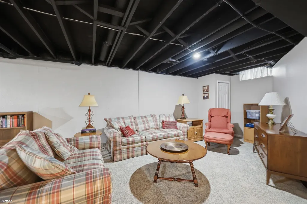 2660 Ridgecrest Drive Shelby Charter Township MI 48316